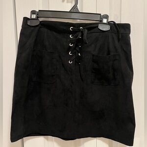 NWT Boohoo Black Velvet Mini Skirt